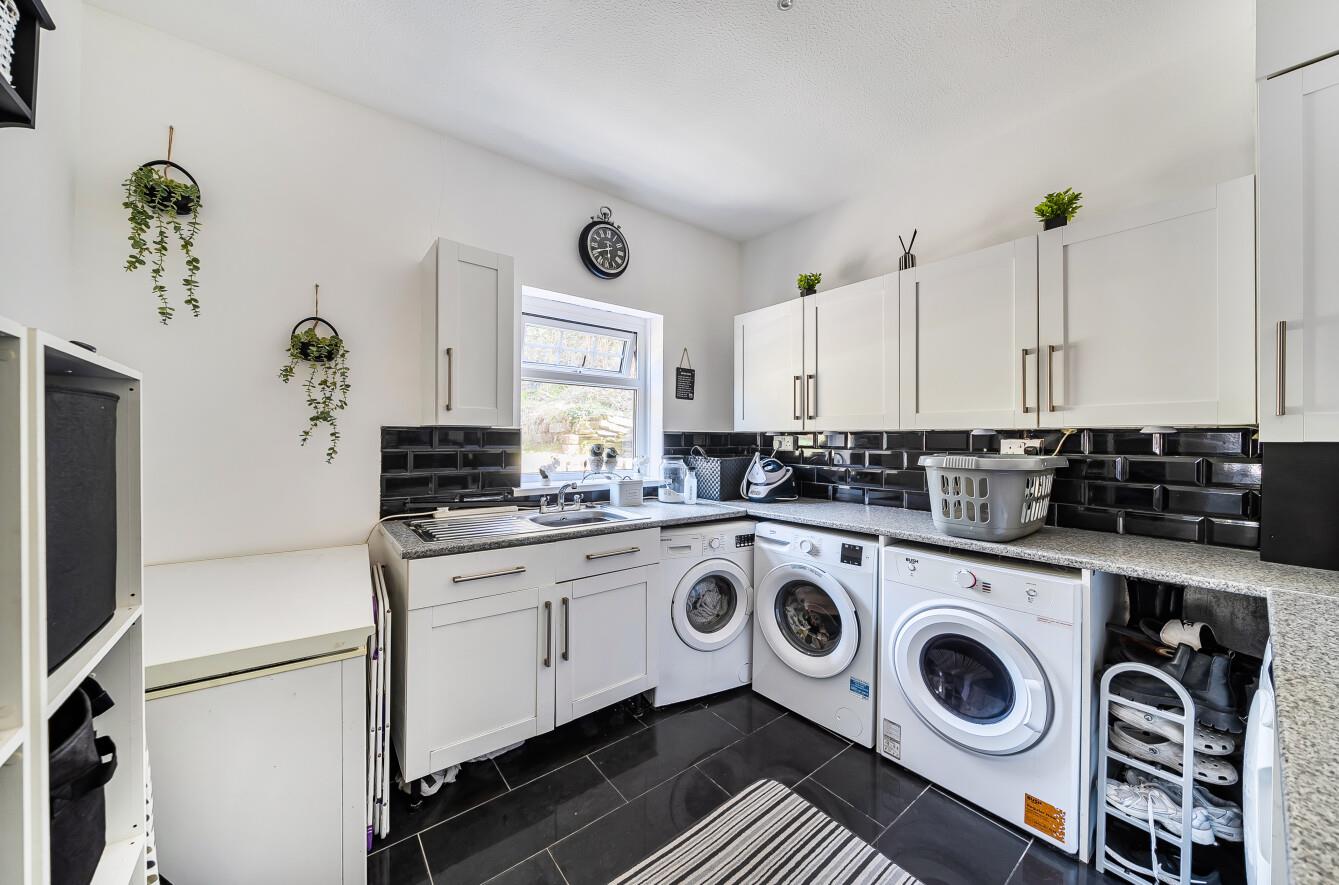 Brynaeron, Dunvant, Swansea, SA2 7UX